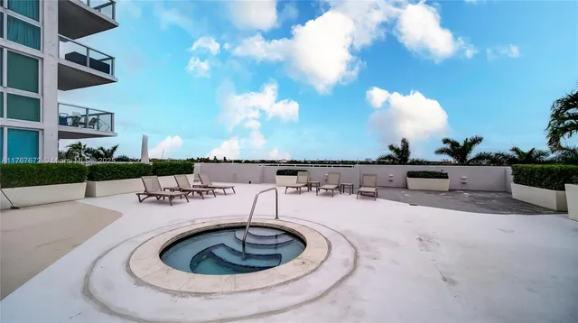 a view of utility room