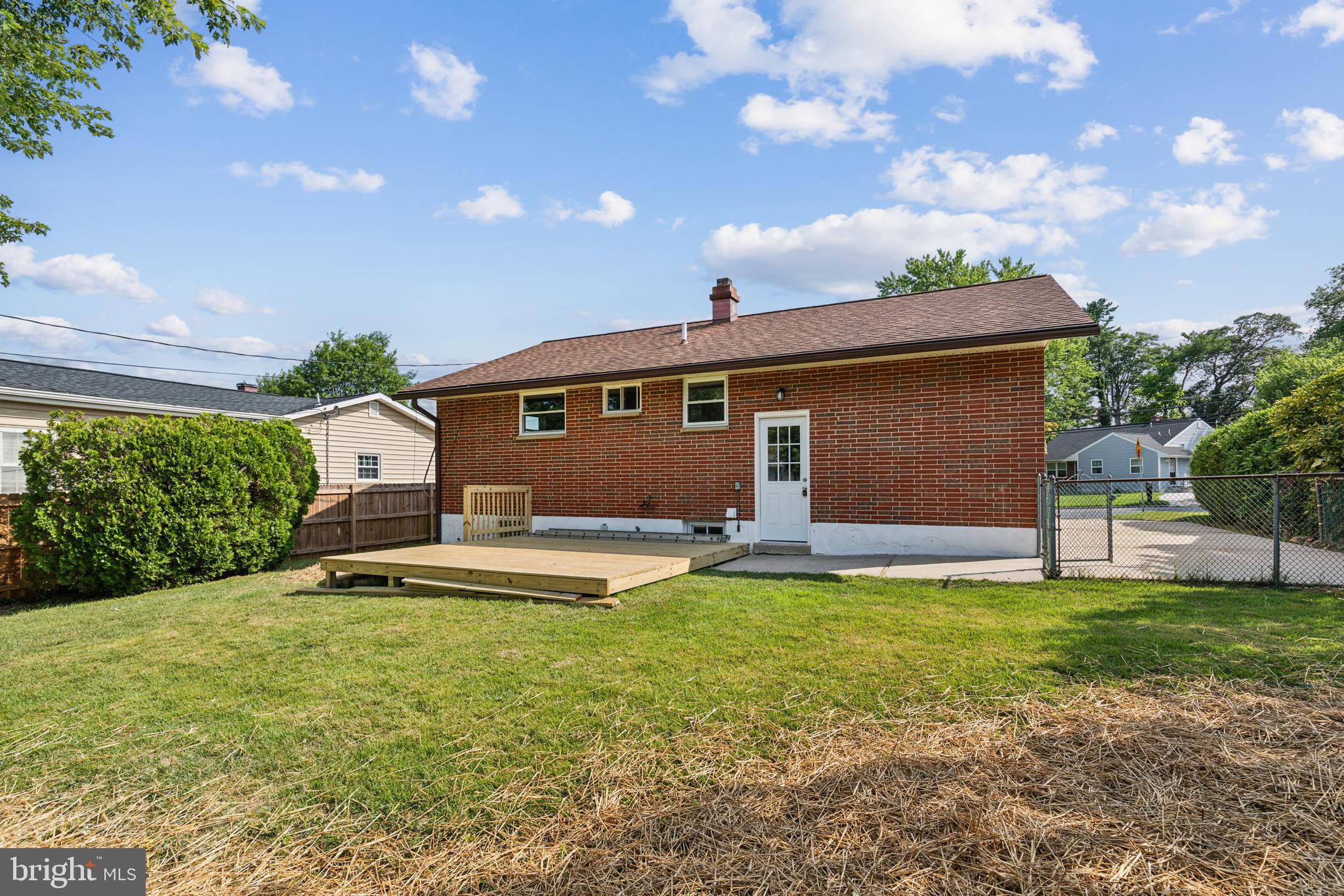 4436 Ebenezer Road Nottingham, MD 21236 - Photo 50 of 51 a backyard of a house with table and chairs