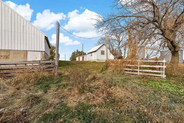 $325,000 | 19068 620th Avenue, Rose Creek, MN 55970