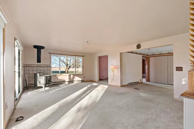 $325,000 | 19068 620th Avenue, Rose Creek, MN 55970