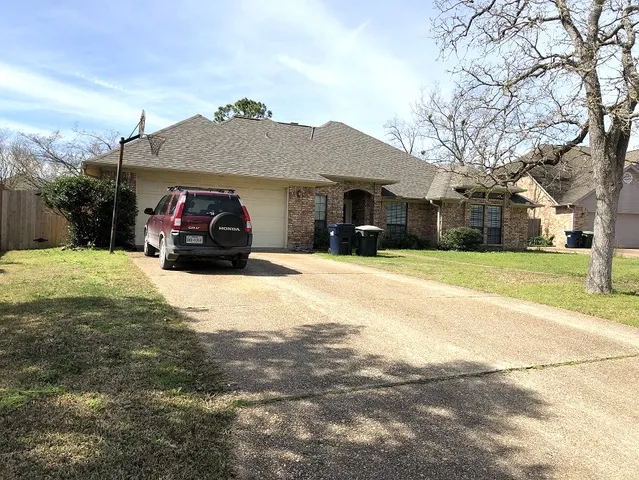 $2,395 | 1006 Oakhaven Circle, College Station, TX 77840