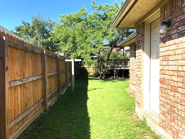 $2,395 | 1006 Oakhaven Circle, College Station, TX 77840
