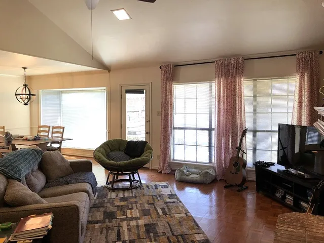 $2,395 | 1006 Oakhaven Circle, College Station, TX 77840