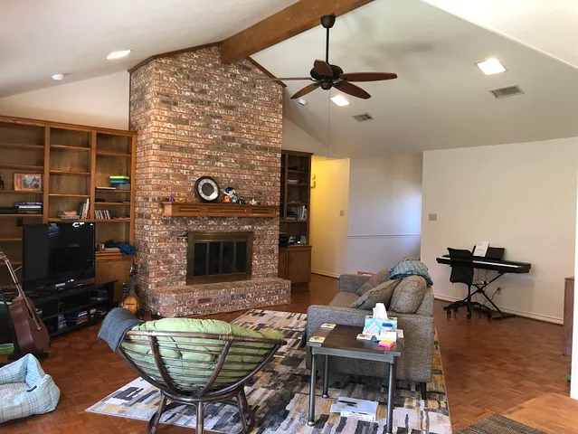 $2,395 | 1006 Oakhaven Circle, College Station, TX 77840