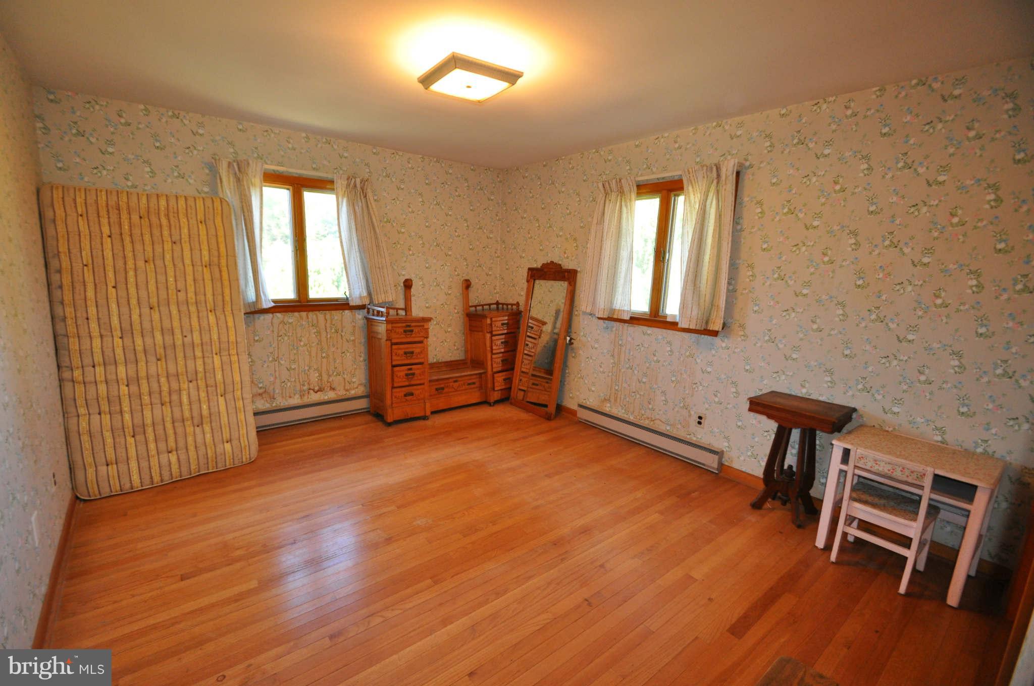 1454 Pleasant Valley Road Westminster, MD 21158 - Photo 20 of 27 HARDWOODS IN ALL THE BEDROOMS