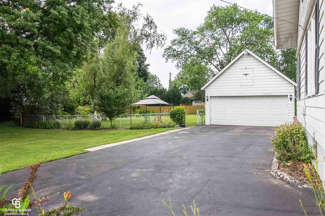 6070 Chicago Road Warren, MI 48092 - Photo 32 of 44 50017925-31.JPG