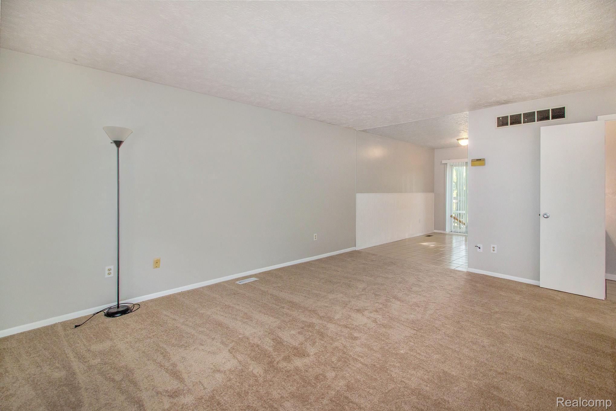 27376 Spaulding Road New Hudson, MI 48165 - Photo 12 of 23 IMG_1259.jpg