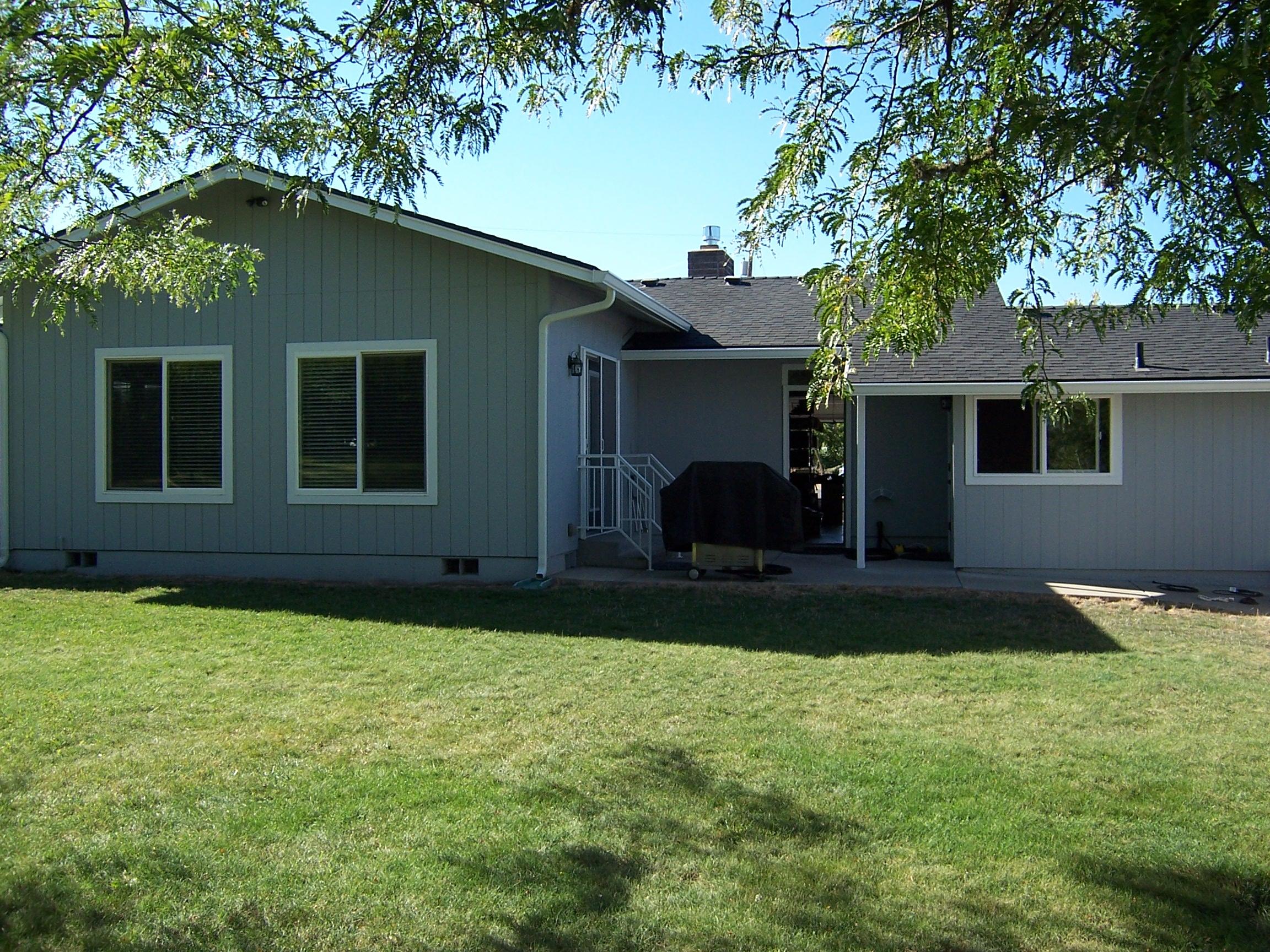 3372 Freeland Road Central Point, OR 97502 - Photo 10 of 37 Rear View