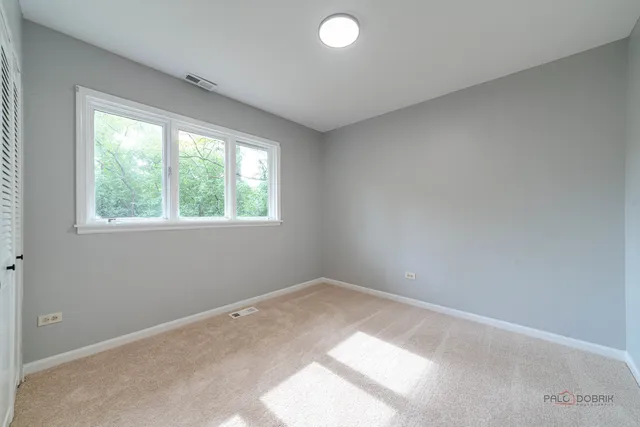 $399,000 | 1208 Quassey Avenue, Lake Bluff, IL 60044