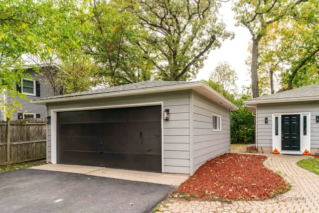 $399,000 | 1208 Quassey Avenue, Lake Bluff, IL 60044