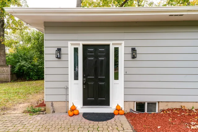 $399,000 | 1208 Quassey Avenue, Lake Bluff, IL 60044