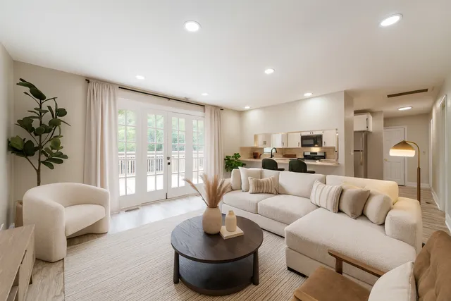 $399,000 | 1208 Quassey Avenue, Lake Bluff, IL 60044