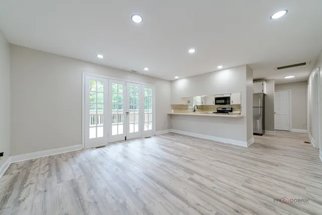 $399,000 | 1208 Quassey Avenue, Lake Bluff, IL 60044