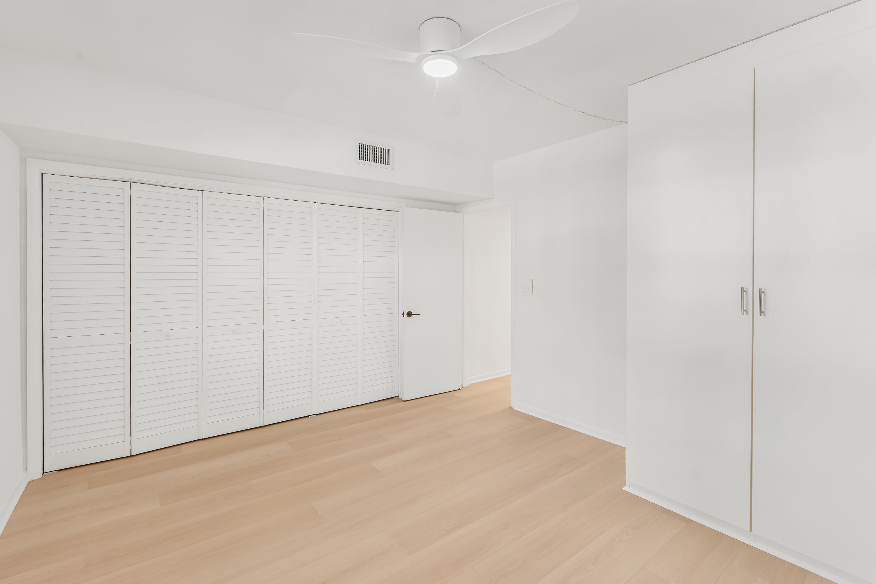 200 East Royal Palm Road, Unit 2030 Boca Raton, FL 33432 - Photo 13 of 20 a view of an empty room