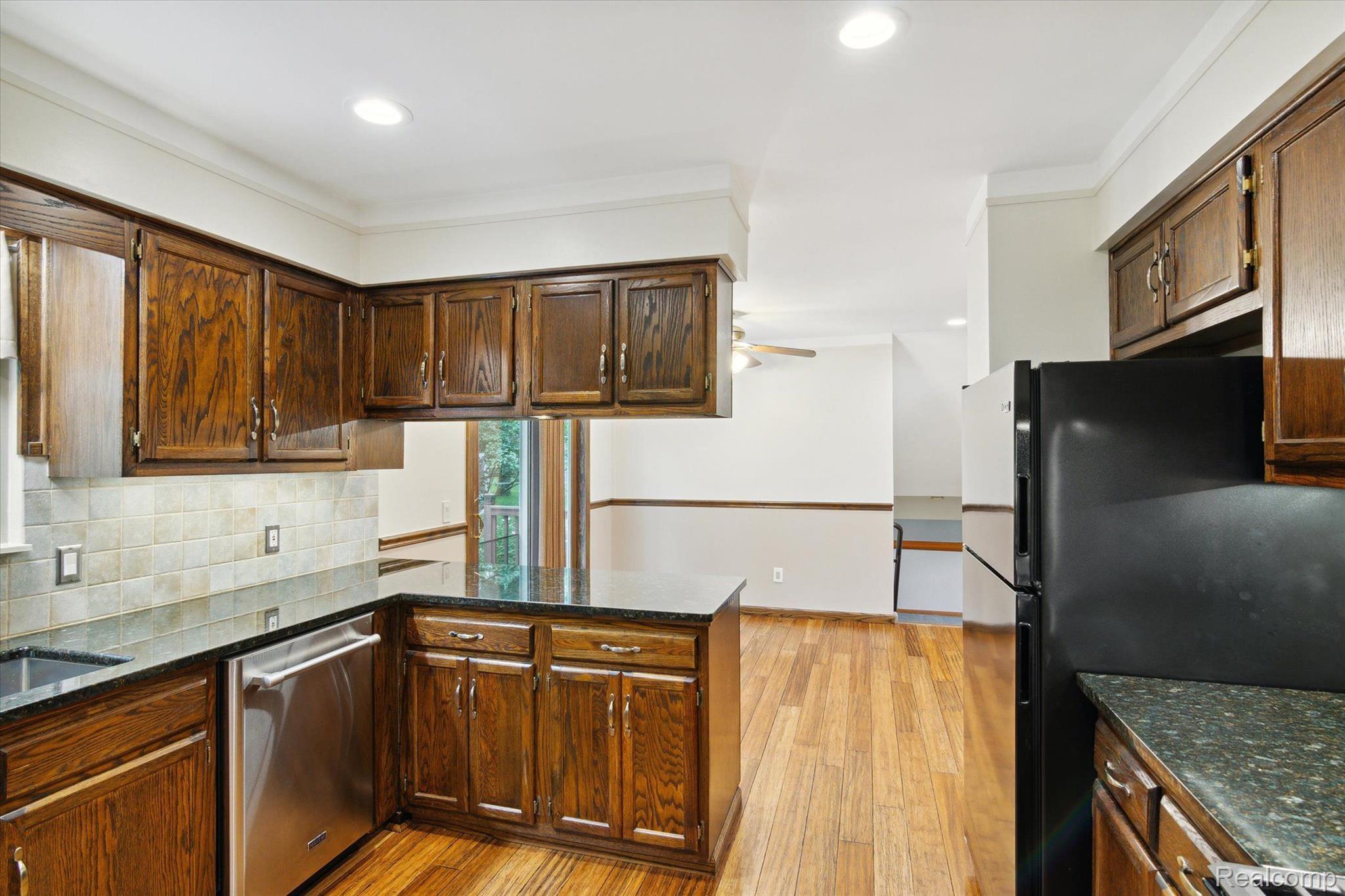 4384 Regency Road Swartz Creek, MI 48473 - Photo 10 of 47 Tons of Cabinetry to Store your cookery