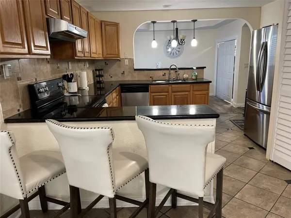 $2,500 | 1212 55th Street, Galveston, TX 77551