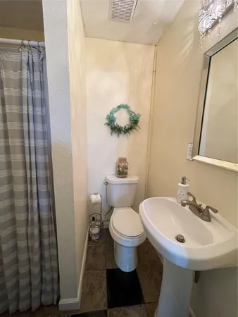 $2,500 | 1212 55th Street, Galveston, TX 77551