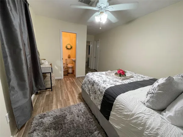 $2,500 | 1212 55th Street, Galveston, TX 77551