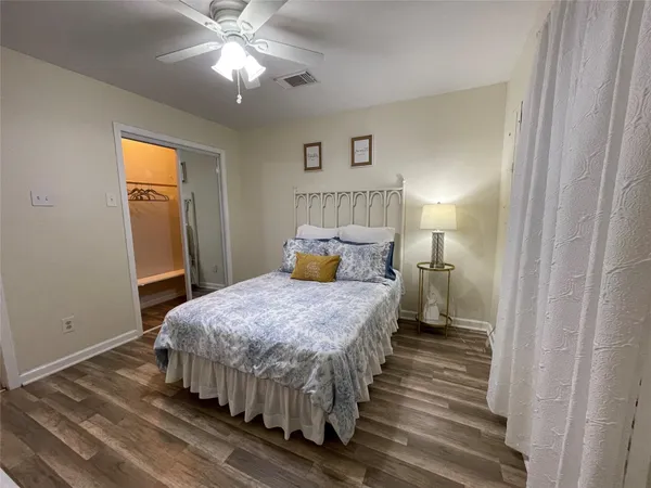 $2,500 | 1212 55th Street, Galveston, TX 77551