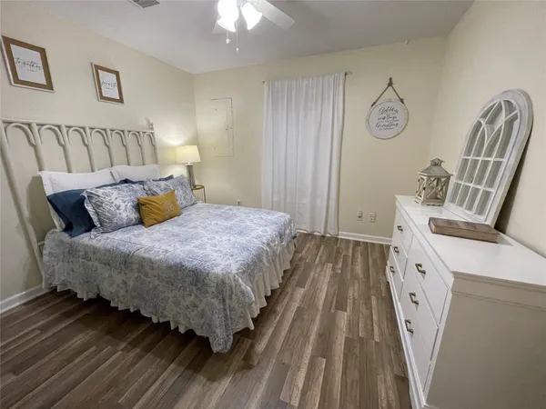 $2,500 | 1212 55th Street, Galveston, TX 77551