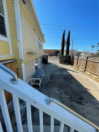 $2,500 | 1212 55th Street, Galveston, TX 77551