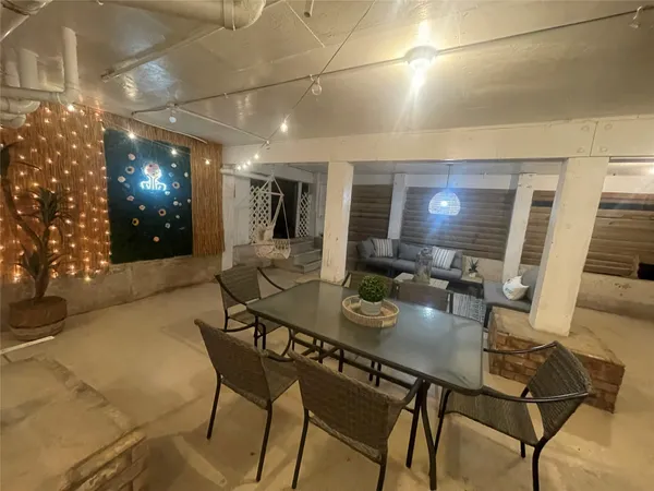 $2,500 | 1212 55th Street, Galveston, TX 77551