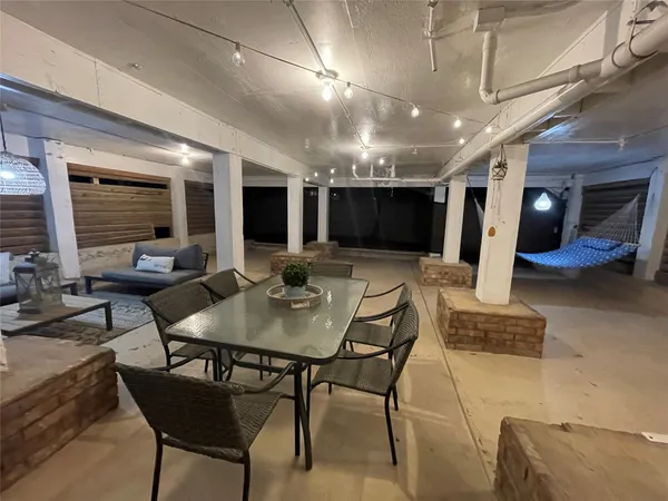 $2,500 | 1212 55th Street, Galveston, TX 77551