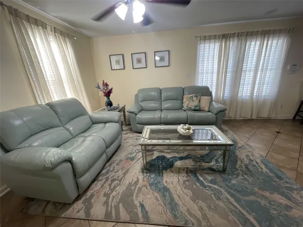 $2,500 | 1212 55th Street, Galveston, TX 77551