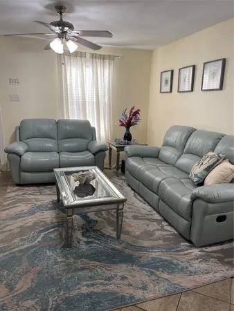 $2,500 | 1212 55th Street, Galveston, TX 77551