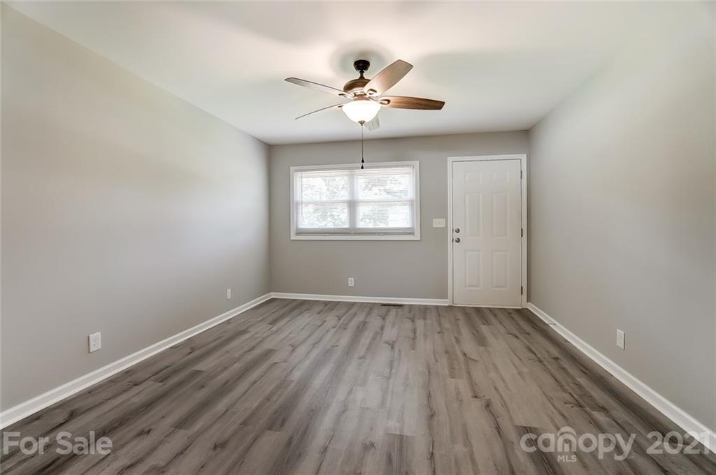 917 Oates Road Bessemer City, NC 28016 - Photo 3 of 29 Gallery Image 3