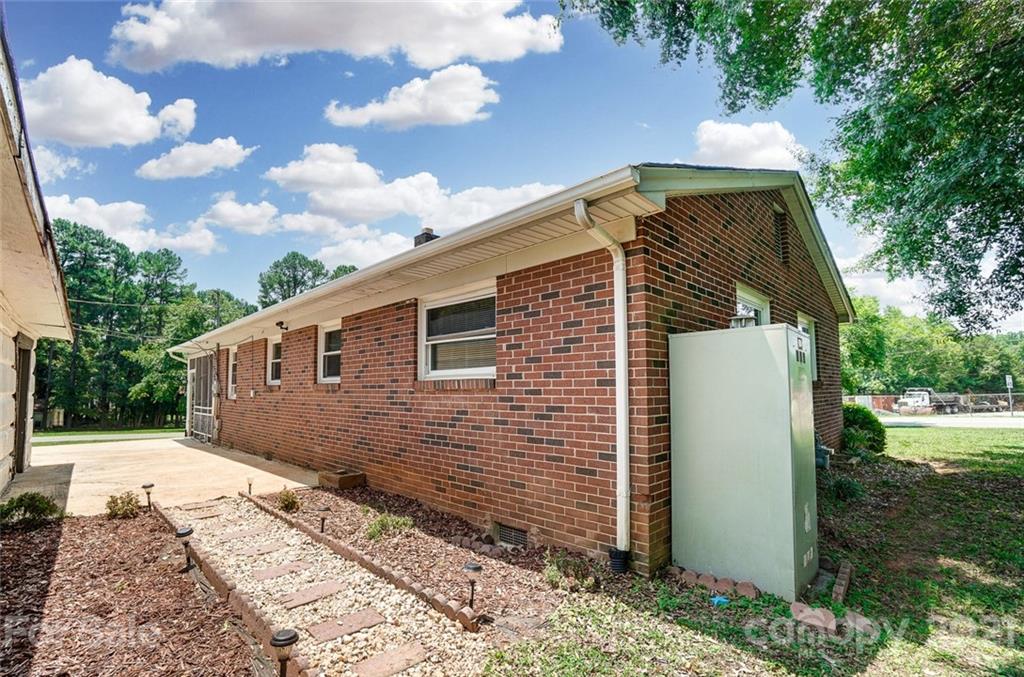 917 Oates Road Bessemer City, NC 28016 - Photo 24 of 29 Gallery Image 24