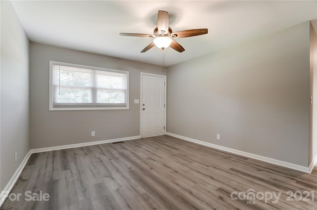 917 Oates Road Bessemer City, NC 28016 - Photo 4 of 29 Gallery Image 4