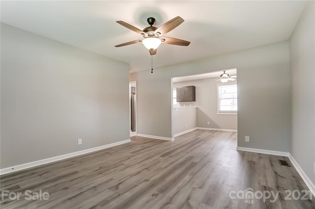 917 Oates Road Bessemer City, NC 28016 - Photo 6 of 29 Gallery Image 6
