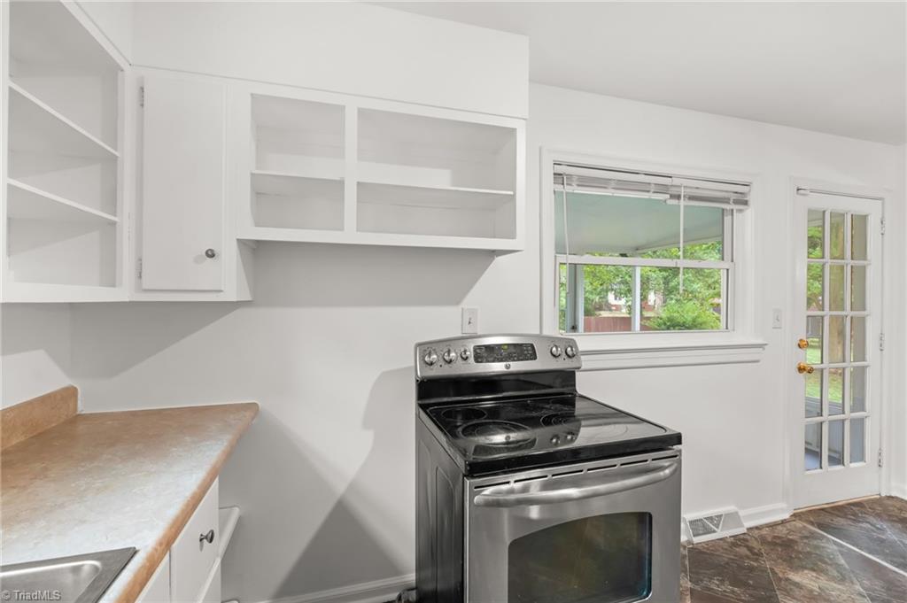 1410 Wiltshire Street High Point, NC 27265 - Photo 12 of 32