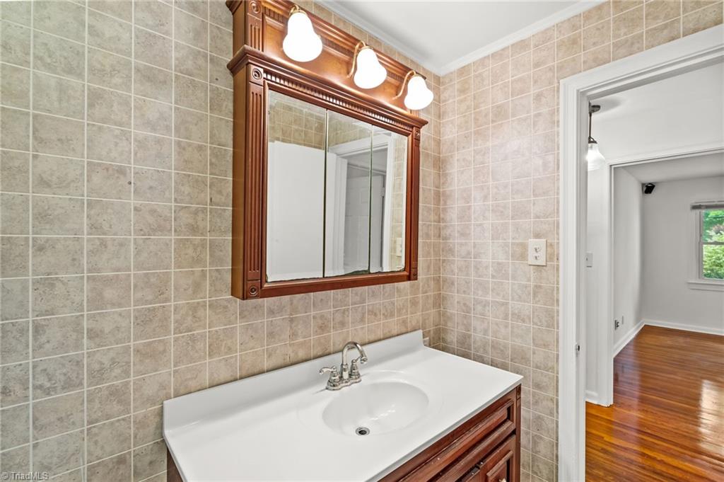 1410 Wiltshire Street High Point, NC 27265 - Photo 20 of 32
