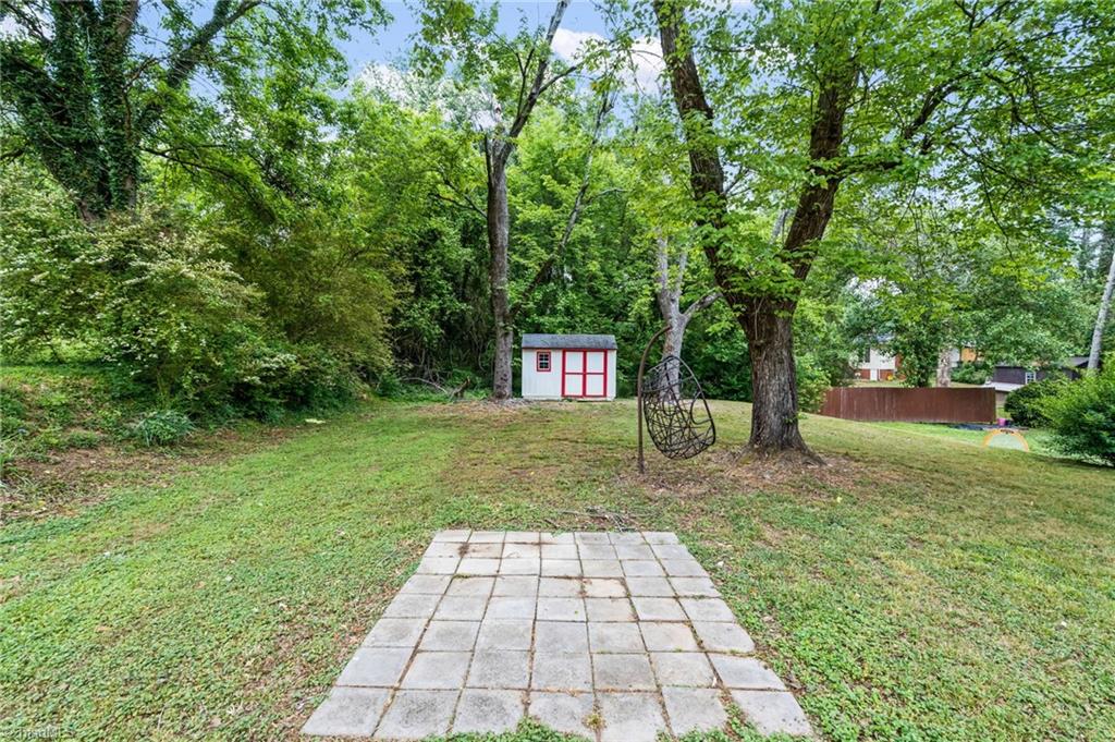 1410 Wiltshire Street High Point, NC 27265 - Photo 28 of 32