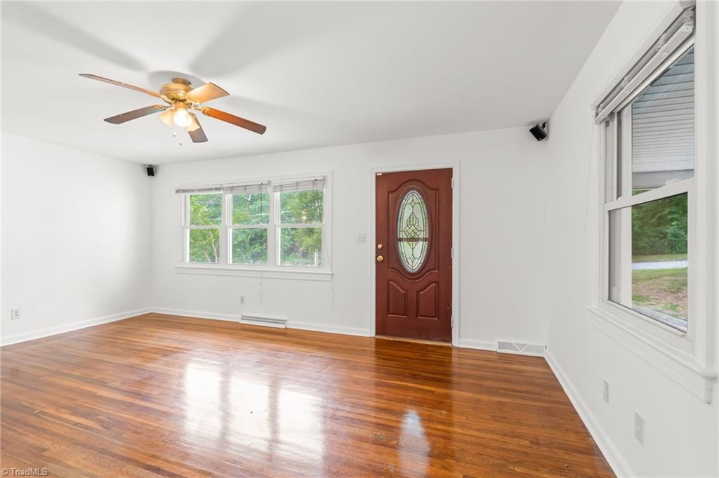 1410 Wiltshire Street High Point, NC 27265 - Photo 7 of 32