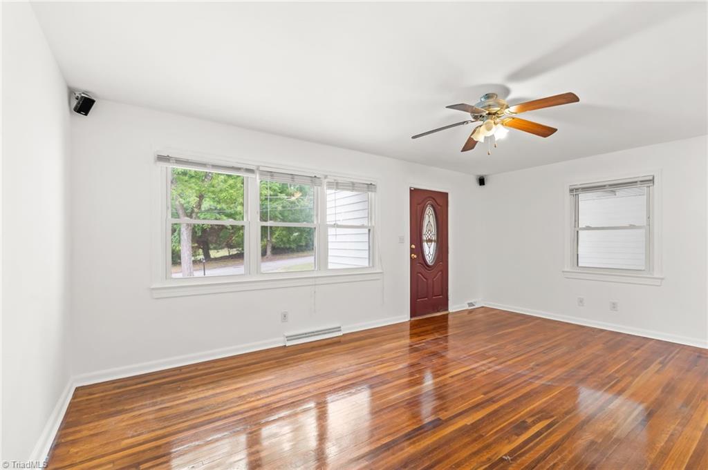 1410 Wiltshire Street High Point, NC 27265 - Photo 8 of 32