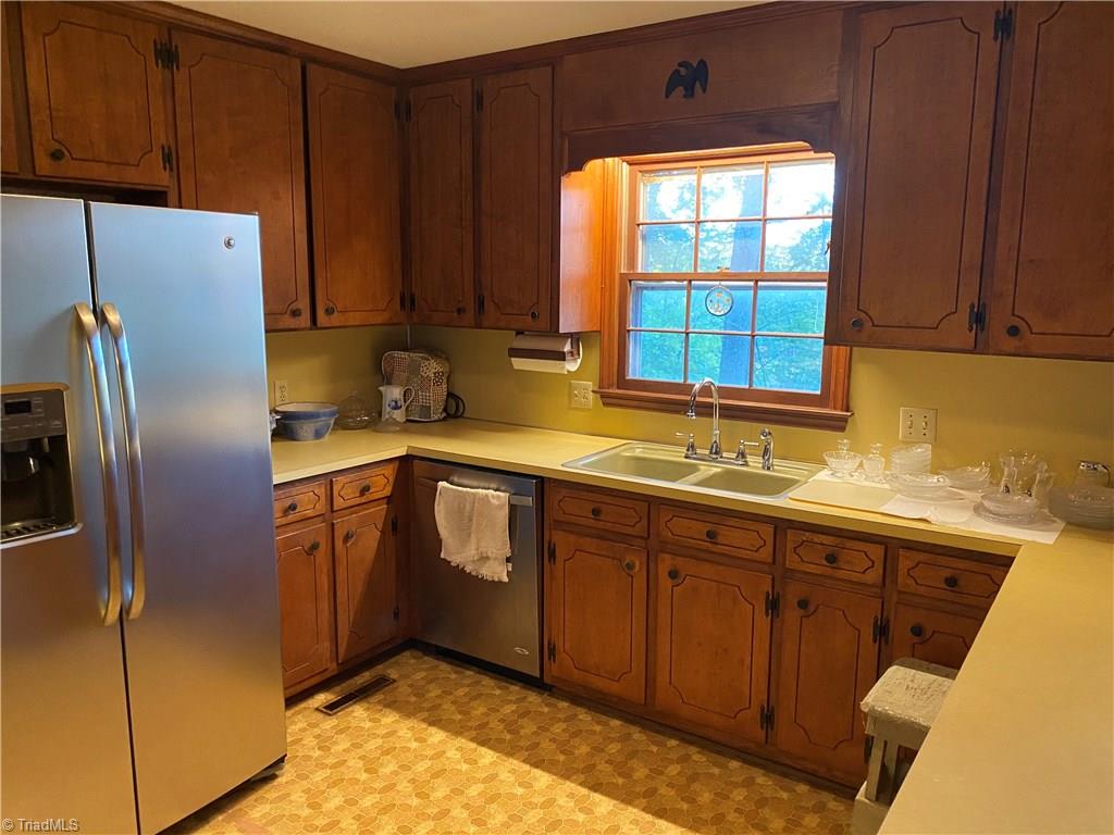 1744 Harper Road Asheboro, NC 27205 - Photo 8 of 30