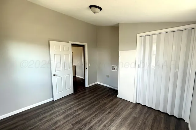 $99,900 | 530 South Main Street, Booker, TX 79005