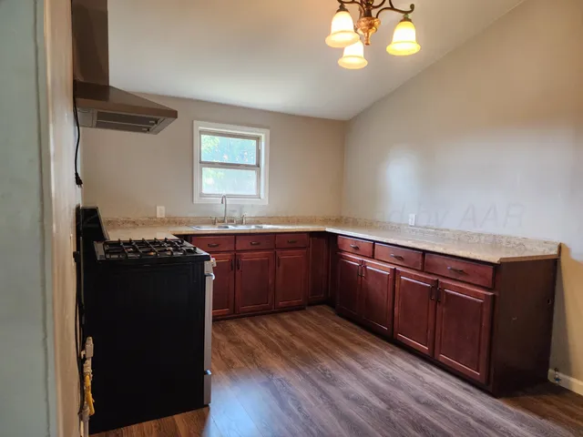 $99,900 | 530 South Main Street, Booker, TX 79005