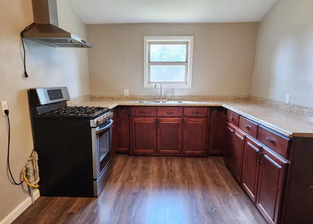 $99,900 | 530 South Main Street, Booker, TX 79005