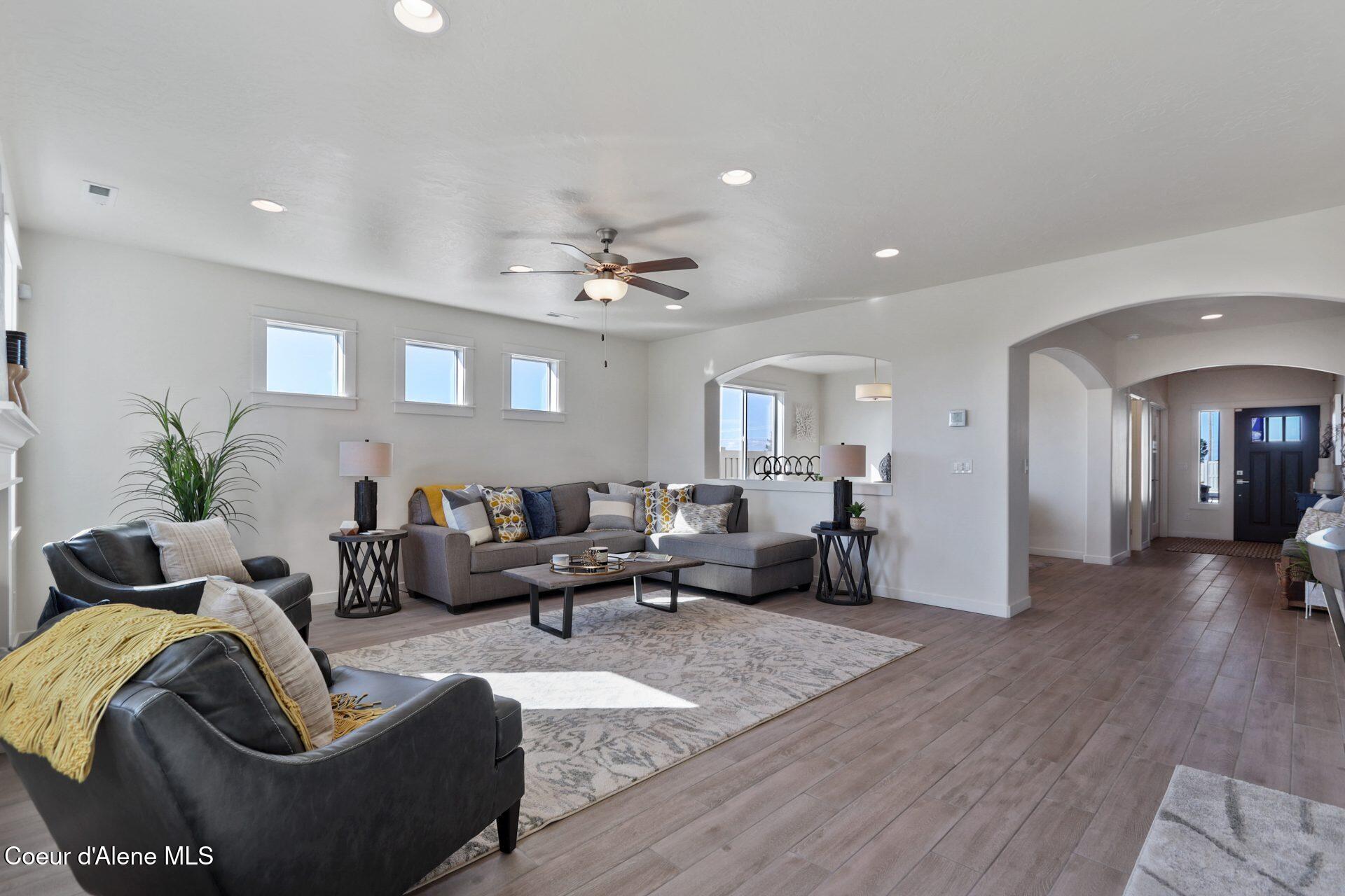 11856 North Woolridge Way Rathdrum, ID 83858 - Photo 3 of 6 Waterbrook Great Room from Entry
