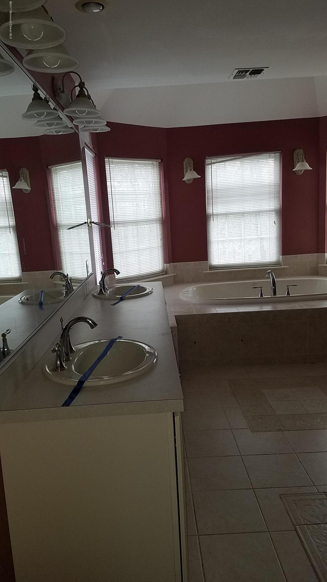 17 Savannah Road Jackson, NJ 08527 - Photo 28 of 37 20170401_111131