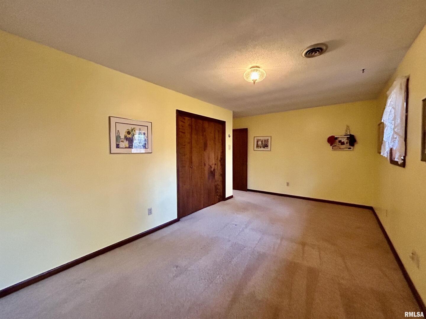 61 Schack Murphysboro, IL 62966 - Photo 17 of 43 a view of an empty room