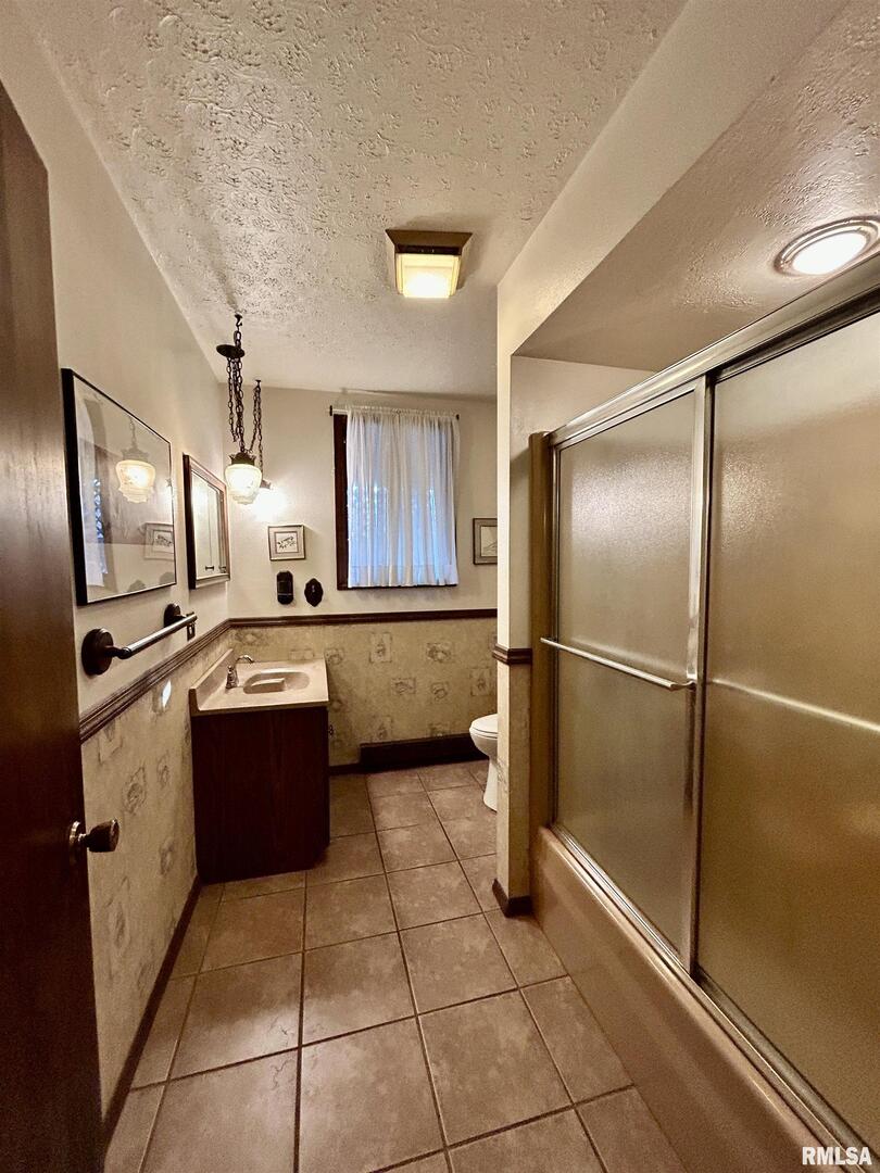 61 Schack Murphysboro, IL 62966 - Photo 28 of 43 a kitchen with stainless steel appliances granite countertop a refrigerator and a sink