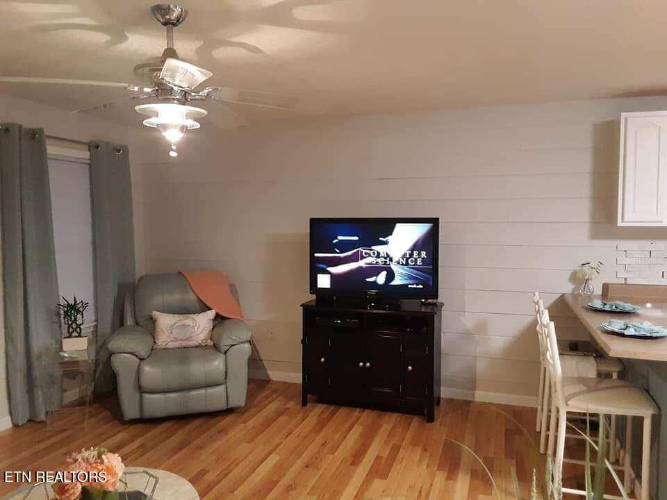 6909 Cedar Hill Road Talbott, TN 37877 - Photo 4 of 34 Livingroom 2