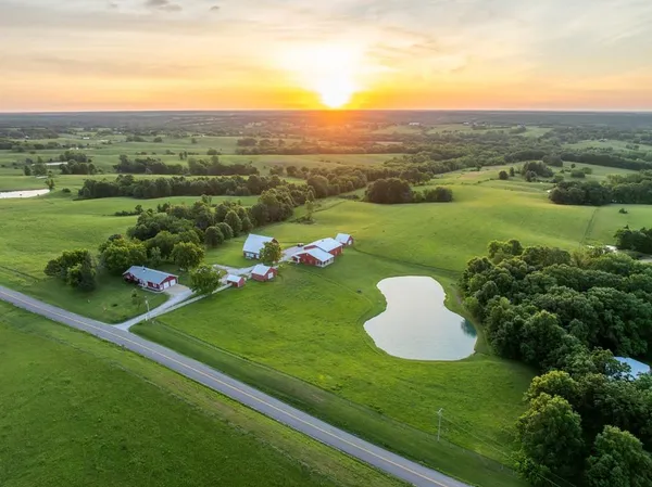 $585,000 | 32828 Zz Highway, Marceline, MO 64658