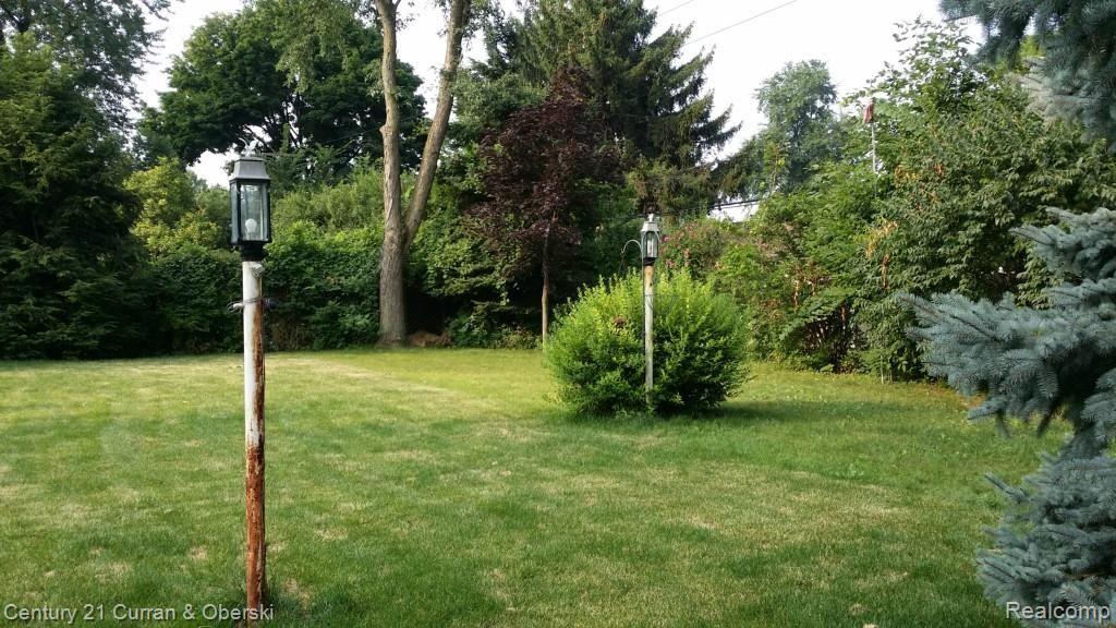 420 South Gulley Road Dearborn Heights, MI 48125 - Photo 9 of 22 gulley 26.jpg