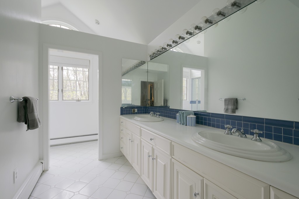 82 Bloomfield Street Lexington, MA 02421 - Photo 23 of 30